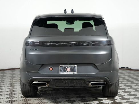 Used 2024 Land Rover Range Rover Sport SE AWD/4WD image 6