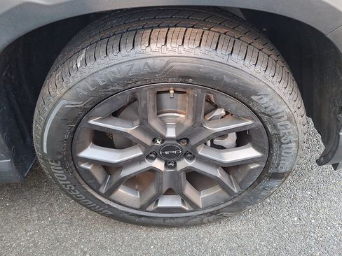 Used 2023 Honda Pilot Elite image 4