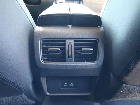 Used 2023 Nissan Rogue SV AWD/4WD image 32