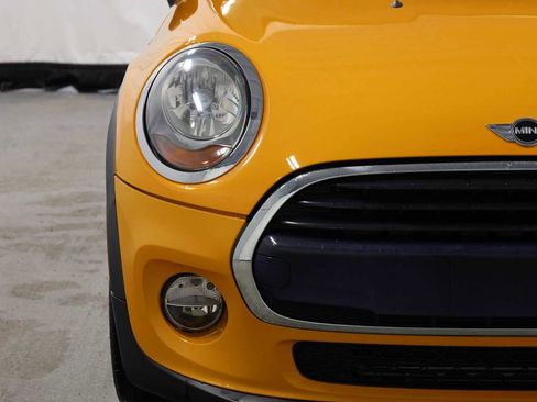 Used 2016 MINI Cooper 2-Door Hardtop image 15