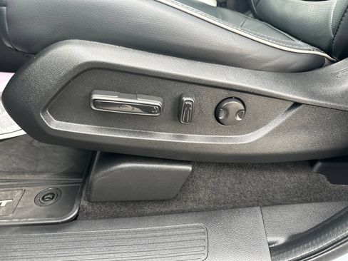Used 2025 Honda Pilot Elite image 14