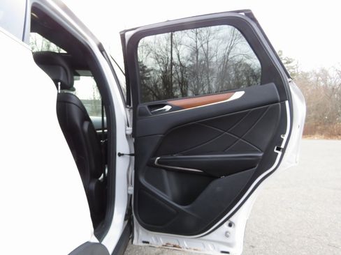 Used 2017 Lincoln MKC Reserve w/ Lincoln MKC Climate Package image 15