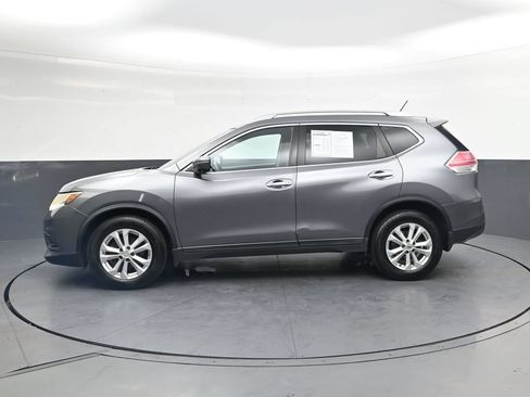 Used 2015 Nissan Rogue SV w/ SV Premium Package FWD image 11
