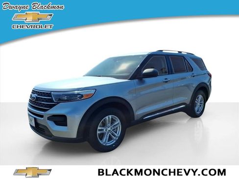 Used 2021 Ford Explorer XLT image 7