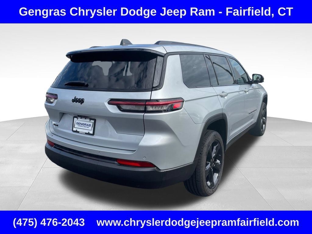 Used 2023 Jeep Grand Cherokee L Altitude AWD/4WD image 7