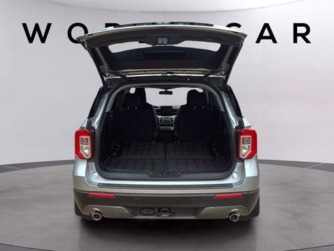 Used 2022 Ford Explorer XLT w/ Equipment Group 202A image 18