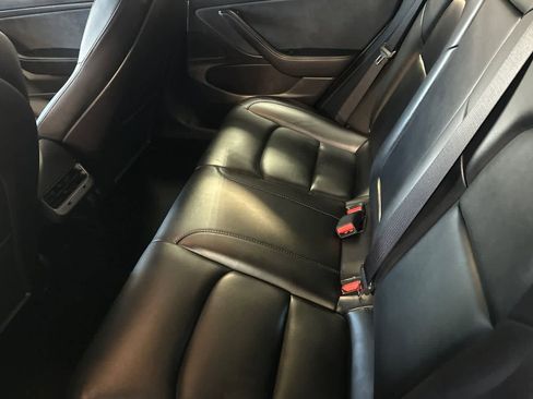 Used 2020 Tesla Model 3 Standard Range Plus RWD image 5