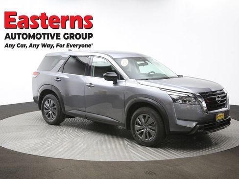 Used 2024 Nissan Pathfinder S image 48