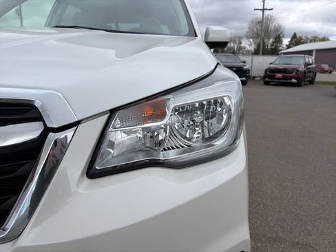 Used 2018 Subaru Forester 2.5i Premium w/ All-Weather Package AWD/4WD image 17