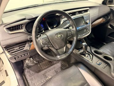Used 2014 Toyota Avalon Limited FWD image 22