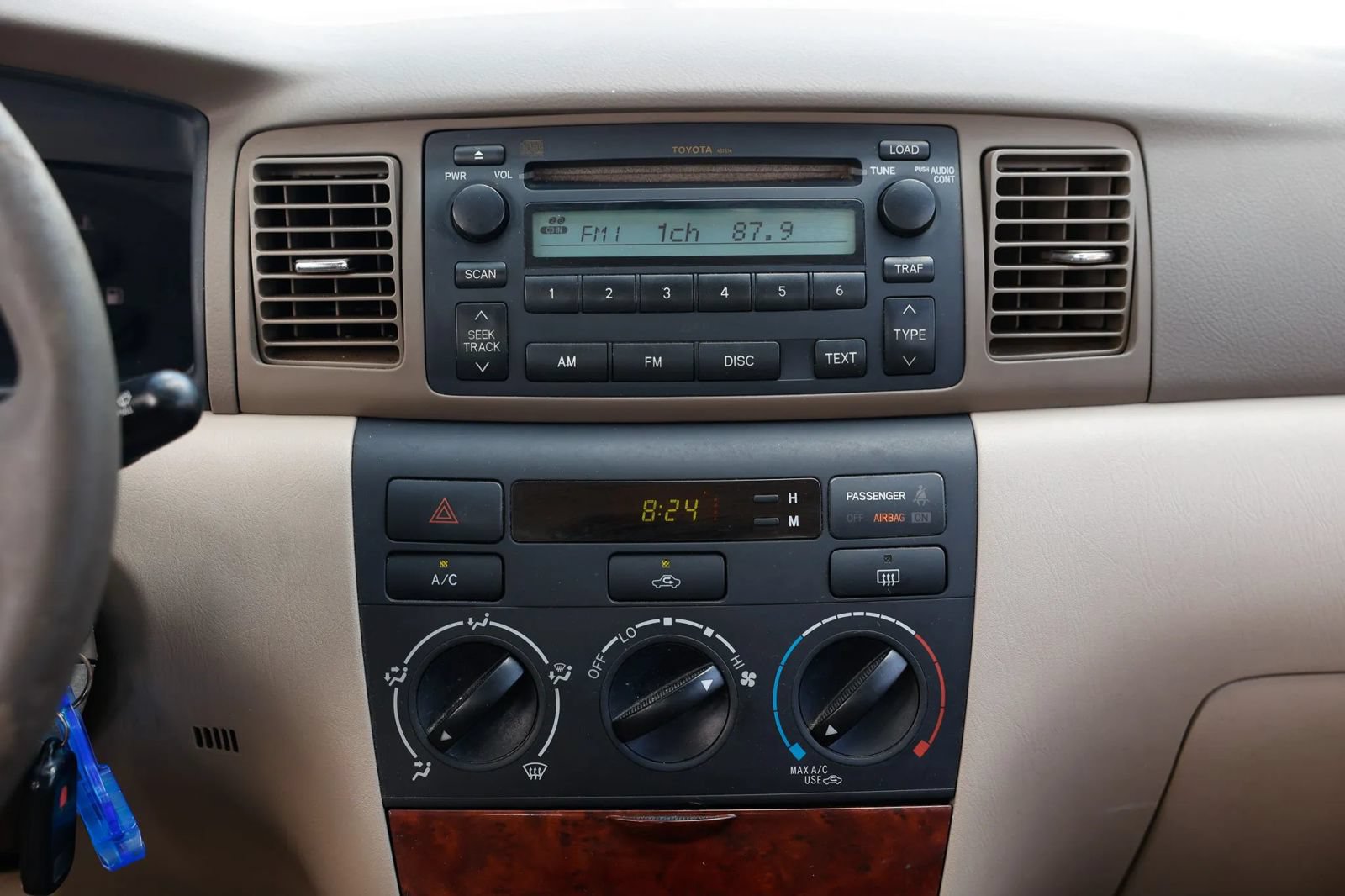 Used 2006 Toyota Corolla LE w/ Audio Value Pkg FWD image 31