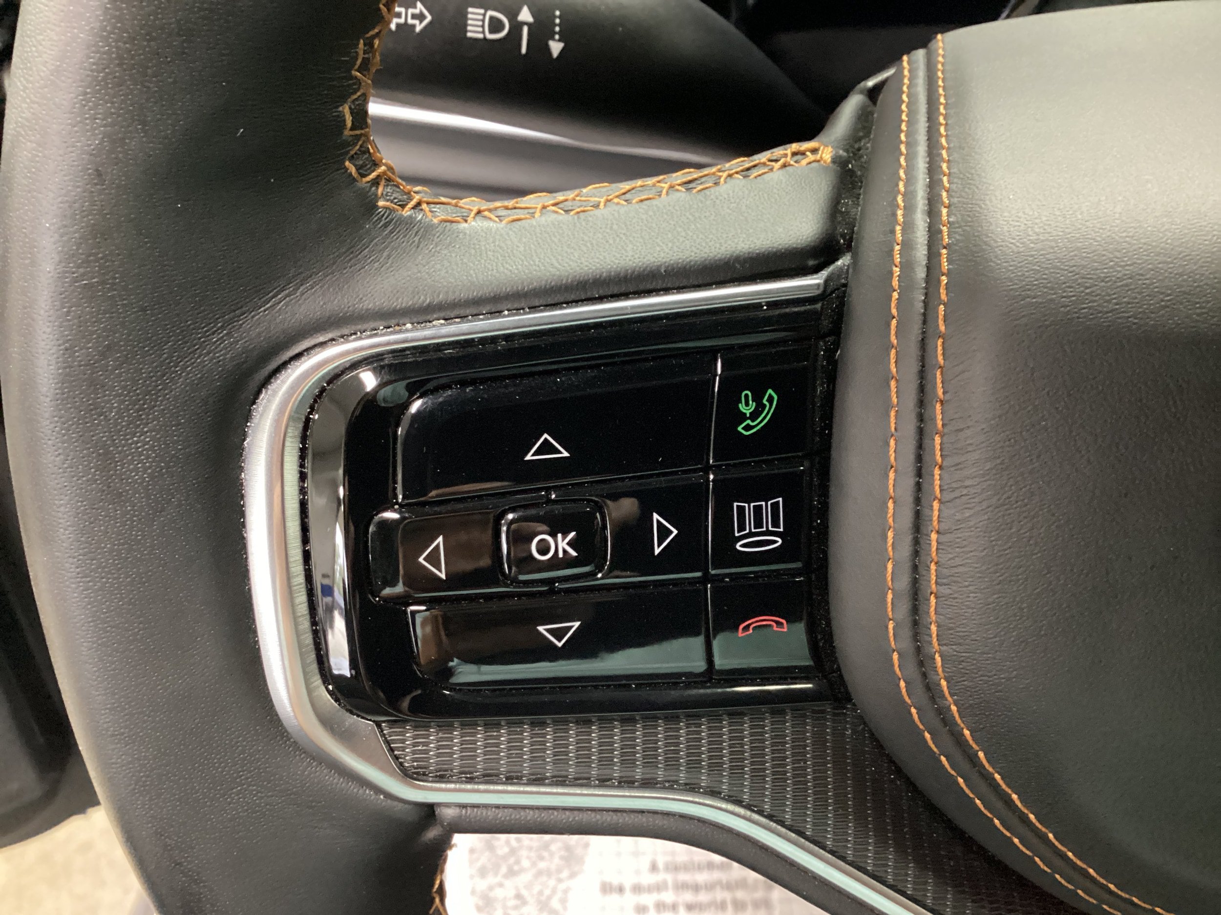 Used 2025 Jeep Grand Wagoneer Series III w/ Rear Seat Video Group 1 AWD/4WD image 26