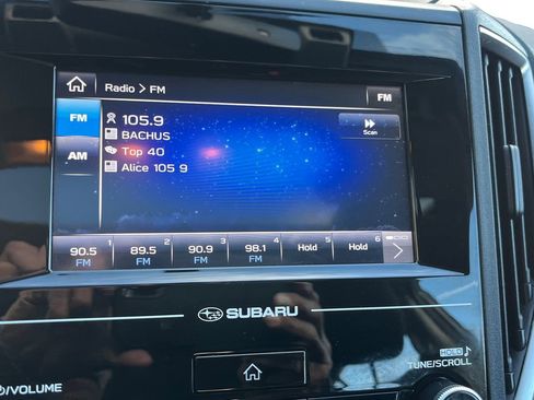 Used 2017 Subaru Impreza 2.0i Premium image 12