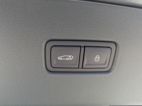 Used 2025 Genesis GV80 3.5T e-SC AWD/4WD image 17