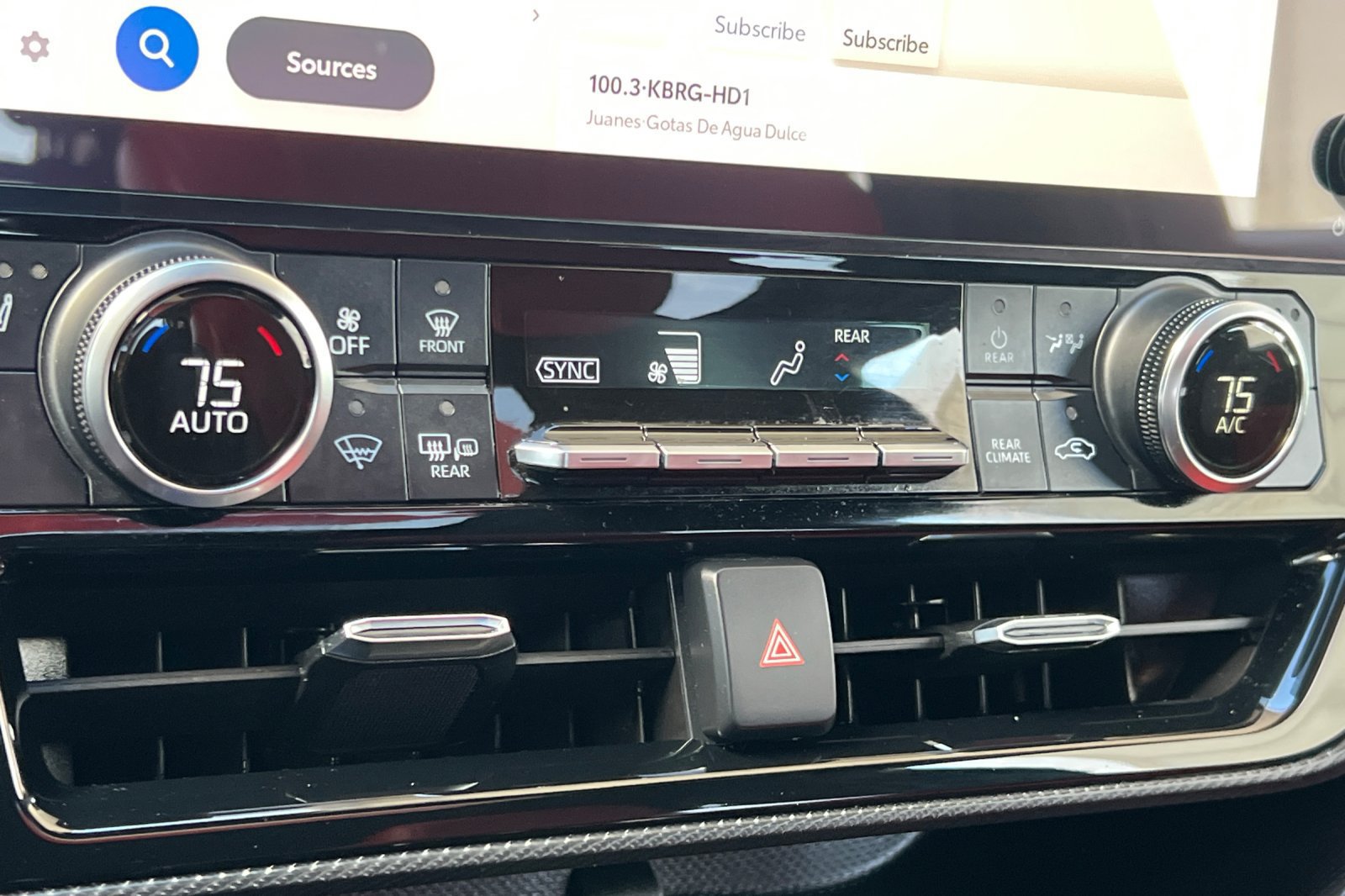 Used 2023 Toyota Highlander XSE AWD/4WD image 21