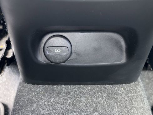 Used 2025 Volvo XC40 B5 Core AWD/4WD image 20