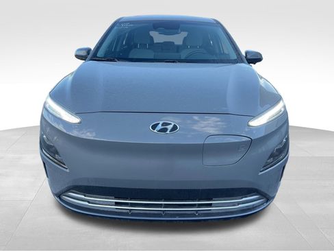 Used 2023 Hyundai Kona SEL FWD image 2