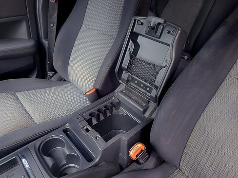 Used 2010 Jeep Grand Cherokee Laredo image 36