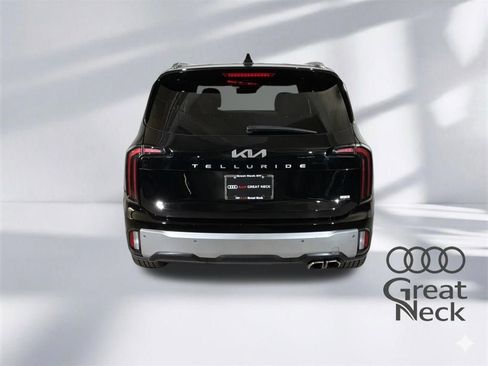 Used 2023 Kia Telluride EX w/ EX Captain's Chair Package image 20