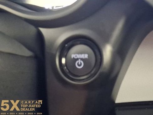 Used 2025 Toyota Sienna LE FWD image 31
