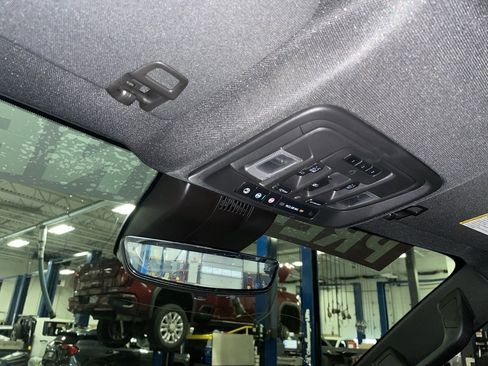 Used 2024 GMC Sierra 1500 AT4 w/ Technology Package image 20