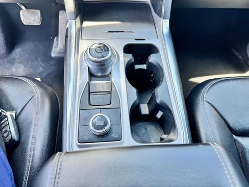 Used 2020 Ford Explorer XLT w/ Equipment Group 202A image 16