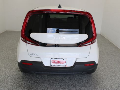 Used 2022 Kia Soul LX w/ Technology Package FWD image 8