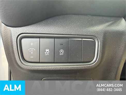 Used 2025 Kia Soul LX w/ LX Technology Package FWD image 23