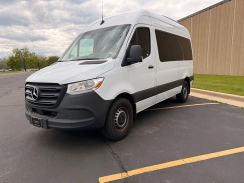 Used 2024 Mercedes-Benz Sprinter 2500 image 2