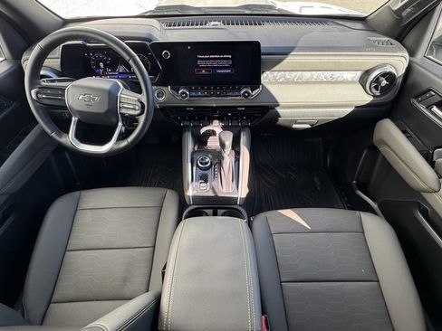 Used 2025 Chevrolet Colorado ZR2 w/ Midnight Edition image 16