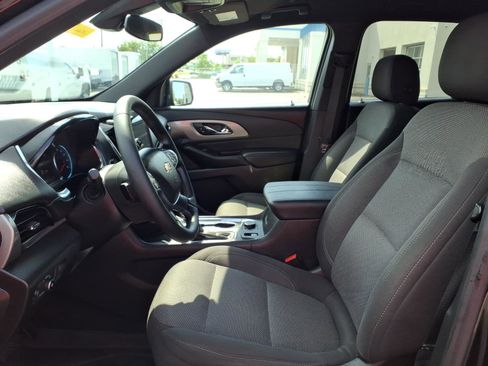 Used 2023 Chevrolet Traverse LT FWD image 24