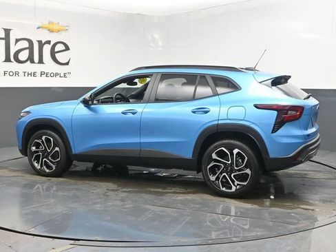 Used 2025 Chevrolet Trax RS w/ Driver Confidence Package image 52