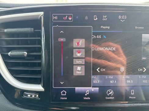 Used 2023 Chrysler Pacifica Touring-L image 32