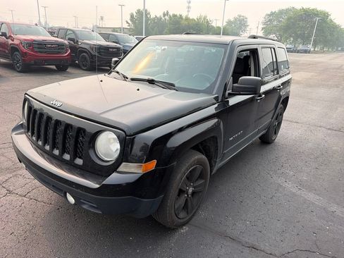 Used 2014 Jeep Patriot Latitude AWD/4WD image 5