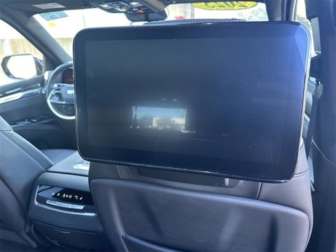 Certified 2025 Cadillac Escalade Premium Luxury image 35