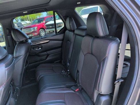Used 2025 Honda Pilot Black Edition image 14