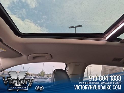 Used 2024 Volkswagen Atlas SEL AWD/4WD image 21