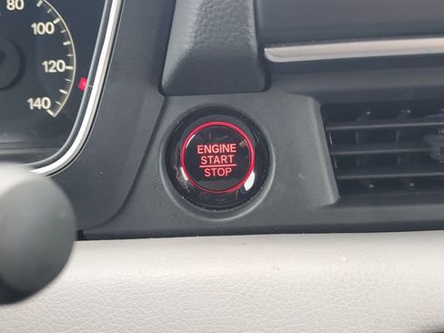 Used 2025 Honda Pilot EX-L image 29