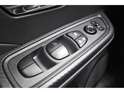 Used 2025 Nissan Versa SV w/ Trunk Package image 19