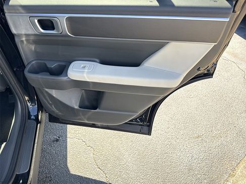 Used 2024 Hyundai Santa Fe SE image 16