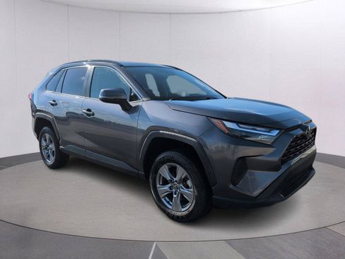 Used 2024 Toyota RAV4 XLE FWD image 7