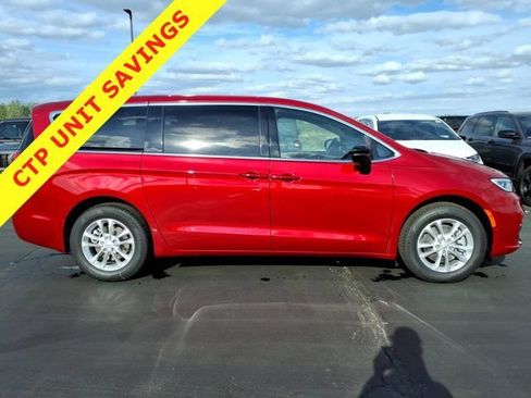 New 2026 Chrysler Pacifica Select AWD/4WD image 19