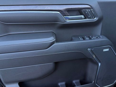 Used 2024 Chevrolet Silverado 1500 LTZ w/ LTZ Convenience Package II image 32