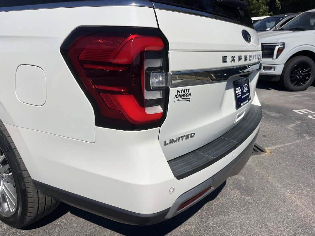 Used 2023 Ford Expedition Max Limited RWD image 14