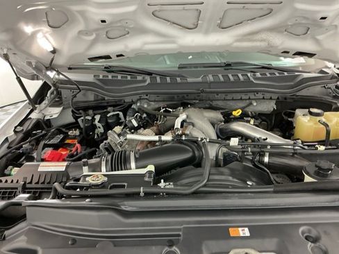 Used 2020 Ford F350 XLT w/ FX4 Off-Road Package image 27