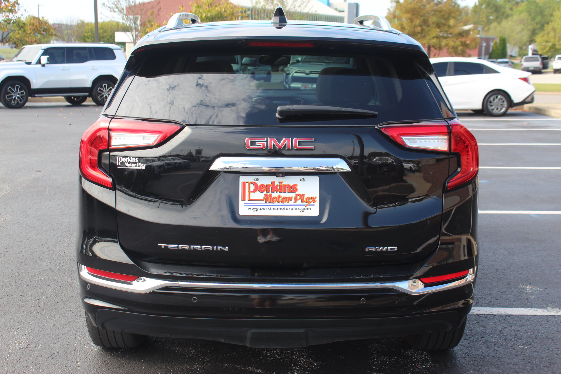 Used 2023 GMC Terrain Denali w/ Black Diamond Edition AWD/4WD image 7