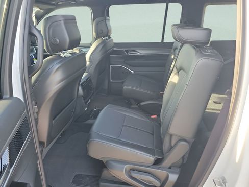 New 2026 Jeep Grand Wagoneer 4WD w/ Premium Group I image 23