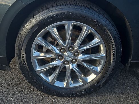 Used 2018 Buick Enclave Premium w/ Experience Buick Package image 9