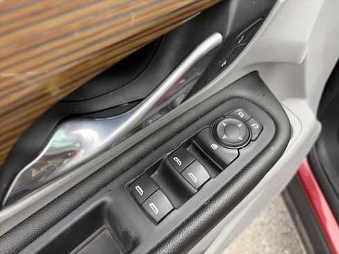 Used 2020 GMC Terrain SLE w/ Driver Convenience Package FWD image 18