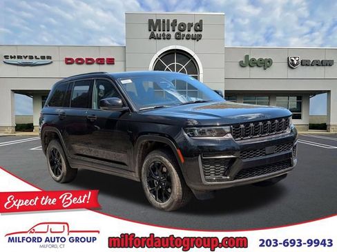New 2026 Jeep Grand Cherokee Altitude AWD/4WD image 1